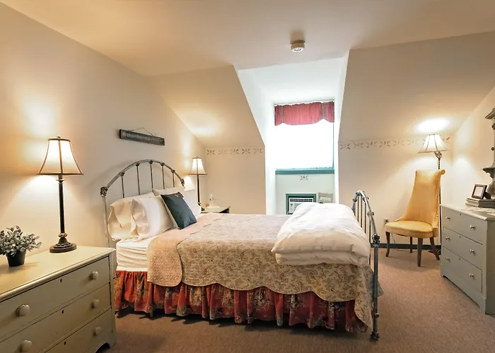Captain Stannard House Bed And Breakfast Country Inn Westbrook