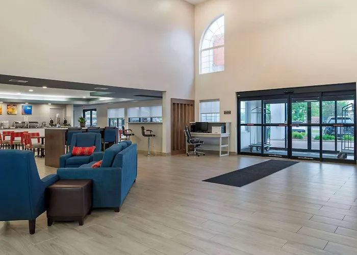 Comfort Suites Elgin Northwest