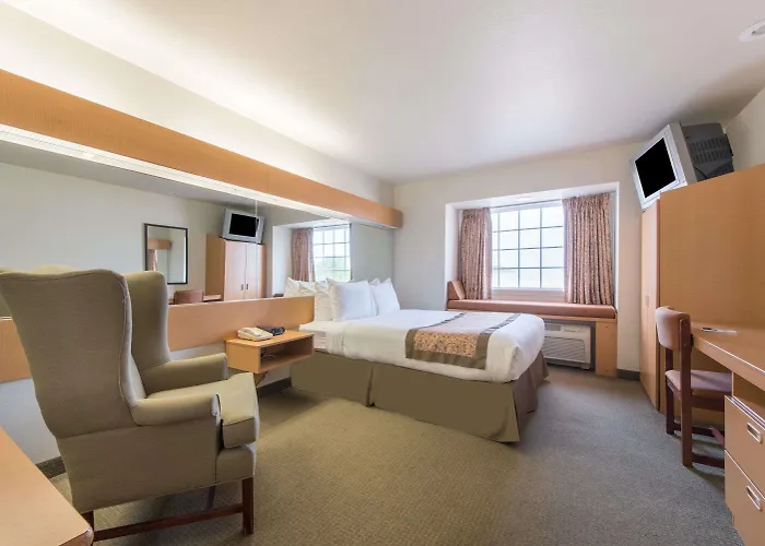 Microtel Inn & Suites By Wyndham Altus