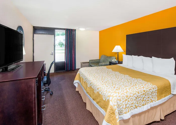 Days Inn By Wyndham Calvert City - Paducah East