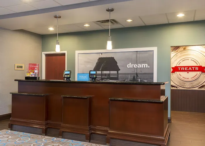 Hampton Inn & Suites Fort Myers-Colonial Boulevard