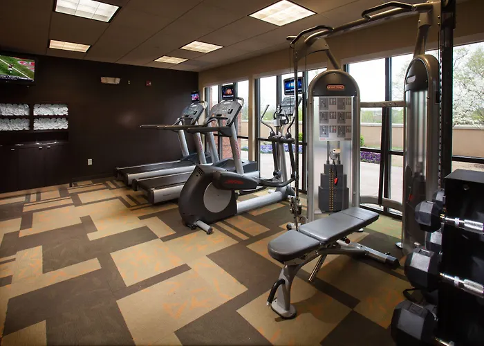 Courtyard By Marriott Fayetteville