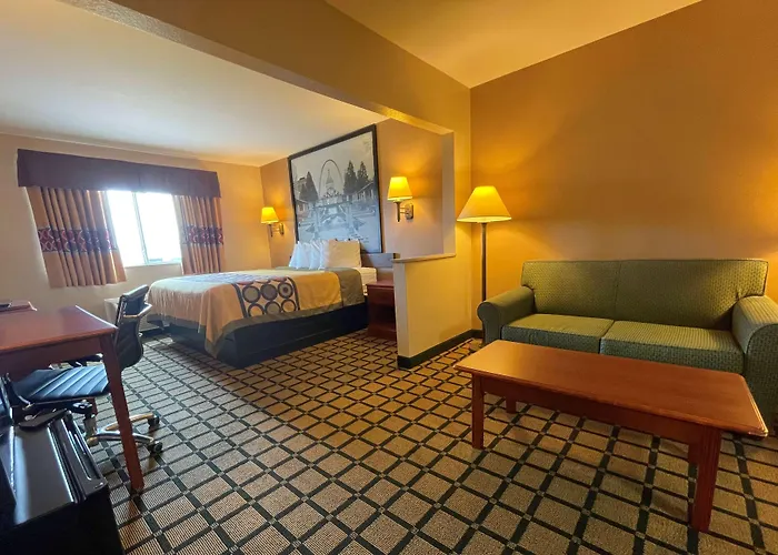 Super 8 By Wyndham Rolla Motel