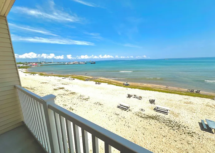 Mackinaw Beach And Bay Inn & Suites Mackinaw City