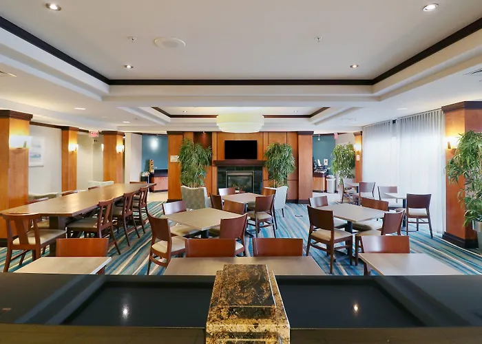 Fairfield Inn & Suites Des Moines Airport