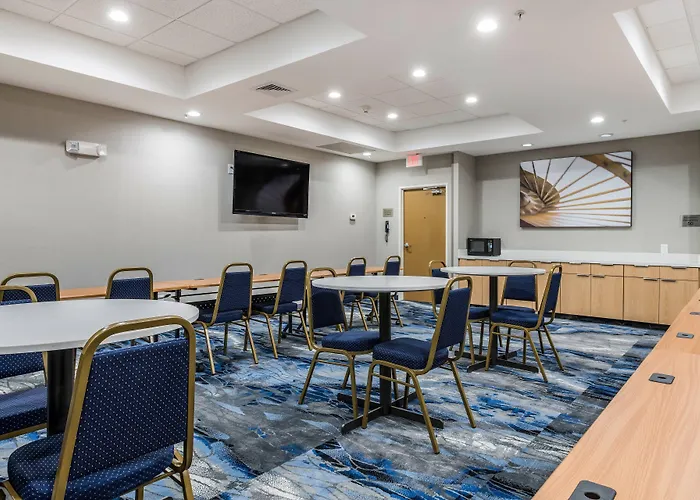 Fairfield By Marriott Inn & Suites Greensboro Coliseum Area