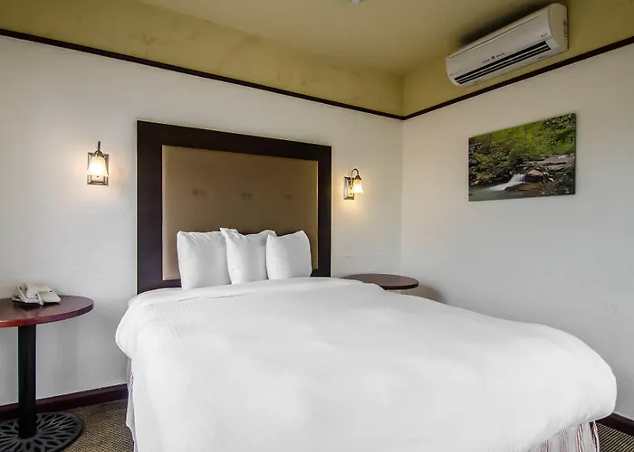 Hotel Seville Harrison