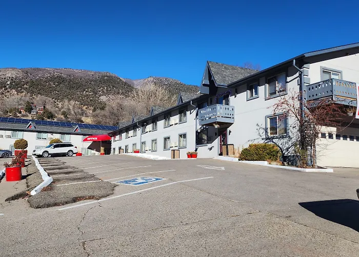 Adventure Inn - Glenwood Springs