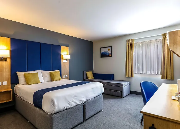 Peterborough Hotels
