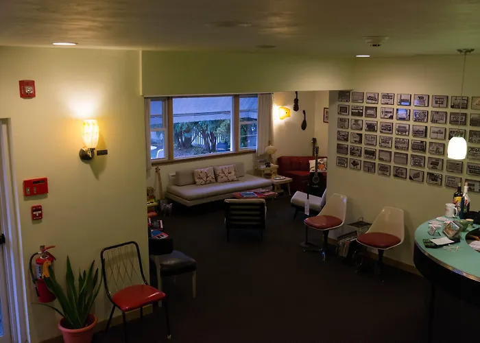 Holiday Music Motel Sturgeon Bay