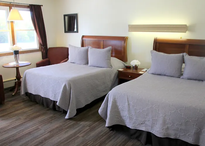 All Seasons Inn Oswego
