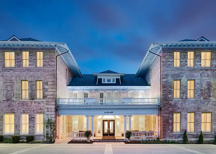 Inn At Carnall Hall Fayetteville