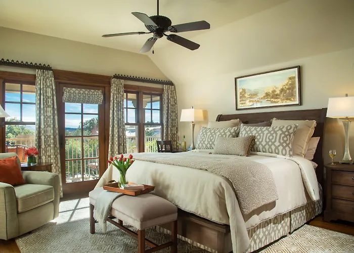 Inn On Lake Granbury A Boutique Hotel