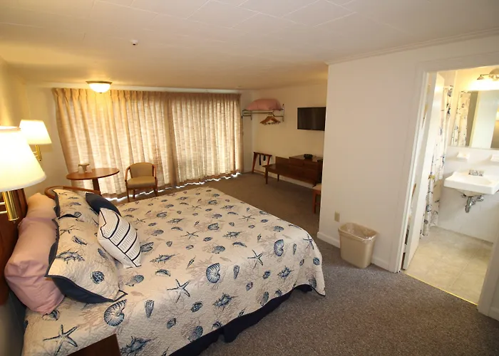 Hyannis Holiday Motel