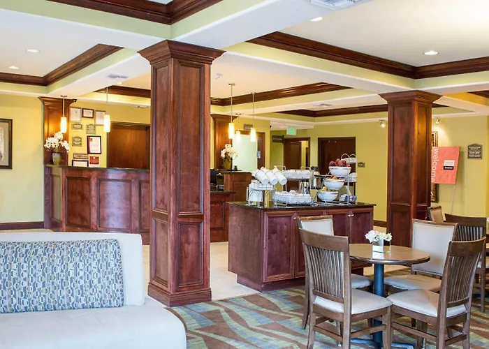 Comfort Suites Harvey - New Orleans West
