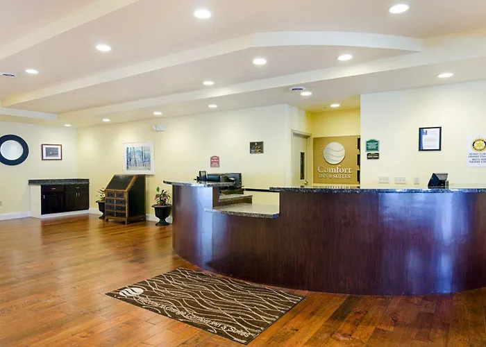 Comfort Inn & Suites Orange - Montpelier