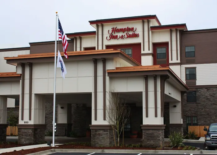 Hampton Inn & Suites Dupont