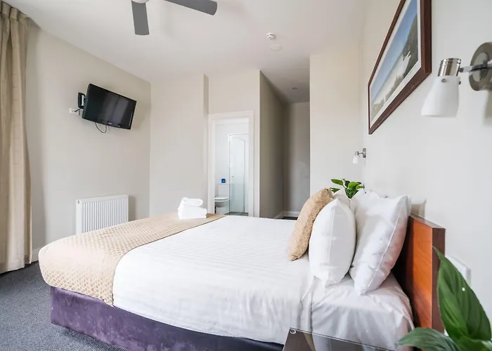 Huskisson Hotels