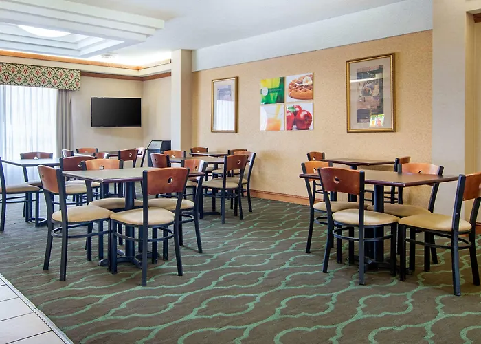 Quality Inn & Suites Decatur - Atlanta East Lithonia