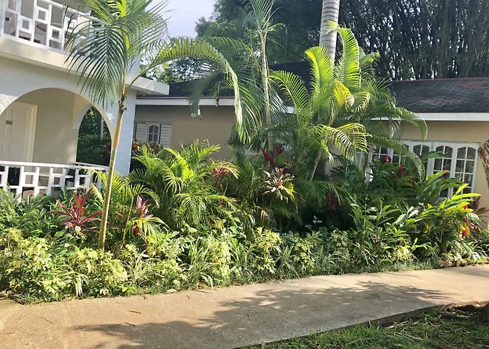 Coral Seas Garden Resort Negril
