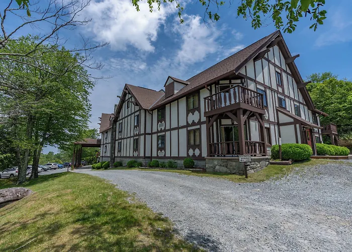 4 Seasons At Beech Mountain Hotel