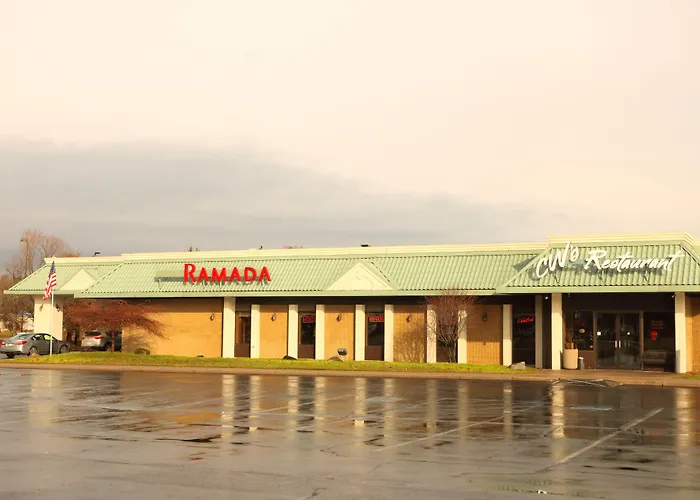 Ramada By Wyndham Alpena Hotel
