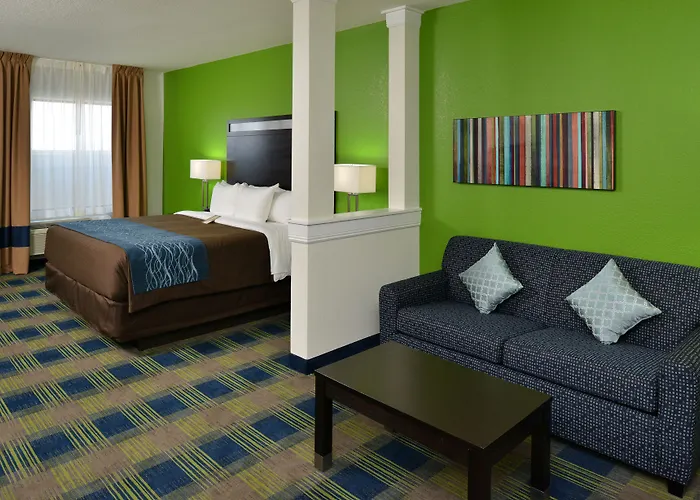 Comfort Inn & Suites Victoria North