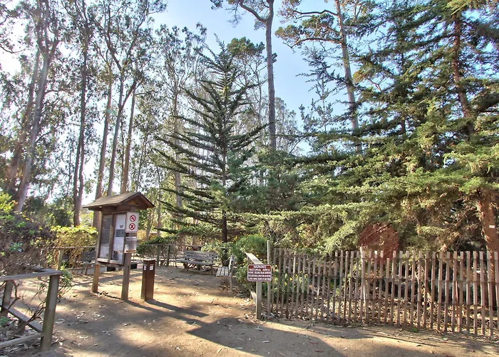 Butterfly Grove Inn Pacific Grove