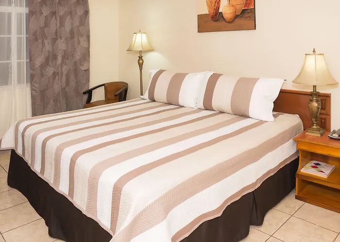 Hotel Tropico Inn San Miguel