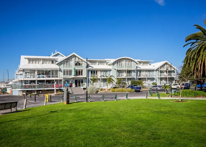 Williamstown Hotels
