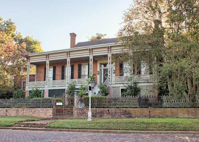 Corners Mansion Inn - A Bed And Breakfast Vicksburg