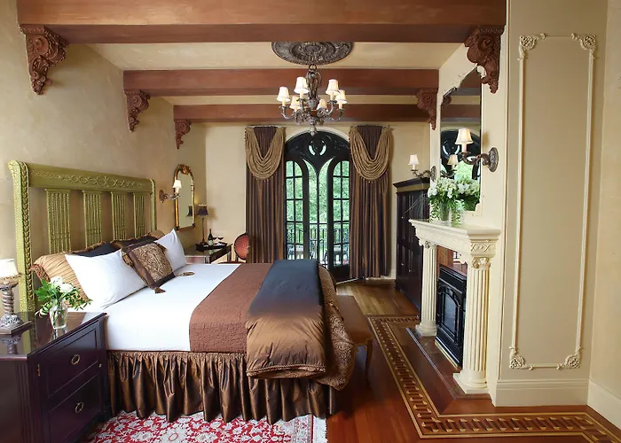 Ledson Hotel & Zina Lounge Sonoma