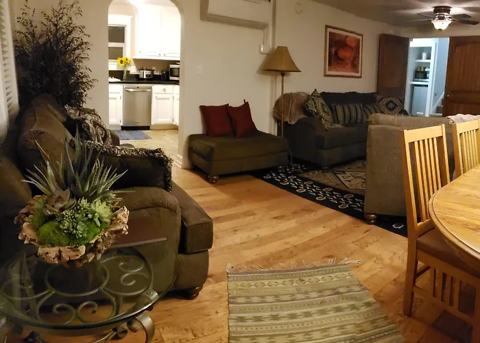 Stone Lizard Lodge Blanding