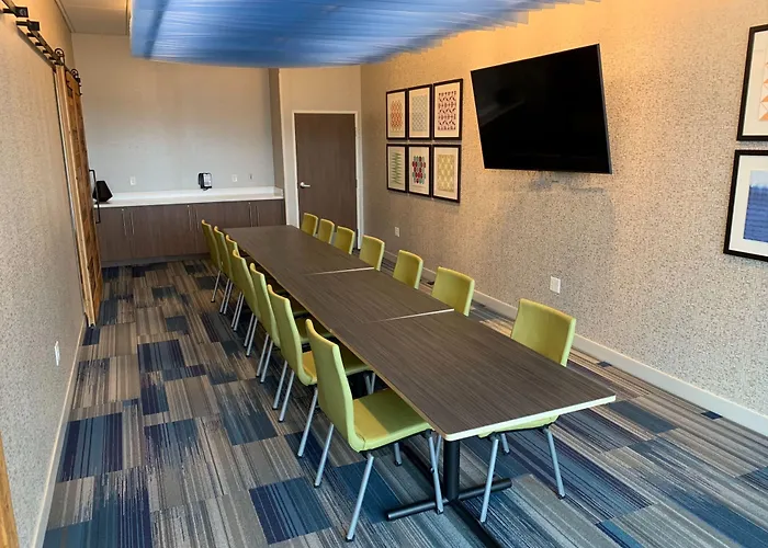 Holiday Inn Express & Suites Duluth North - Miller Hill By Ihg