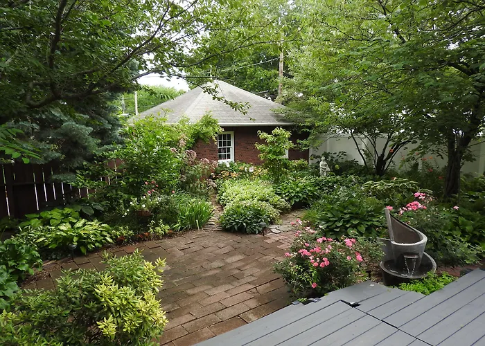 Champaign Garden Inn