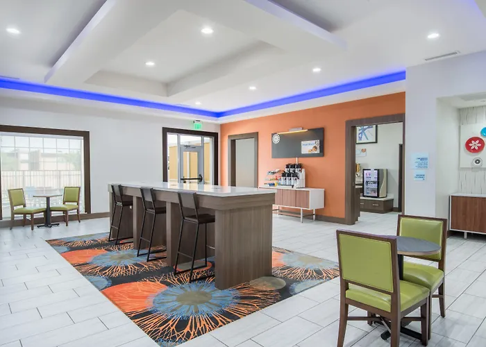 Holiday Inn Express & Suites Stillwater - University Area By Ihg