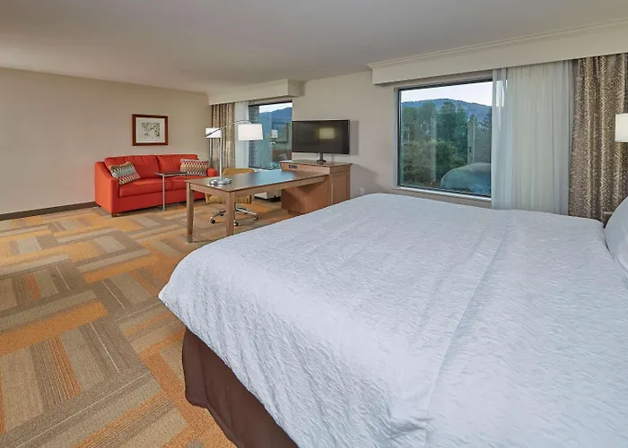 Hampton Inn & Suites Hood River