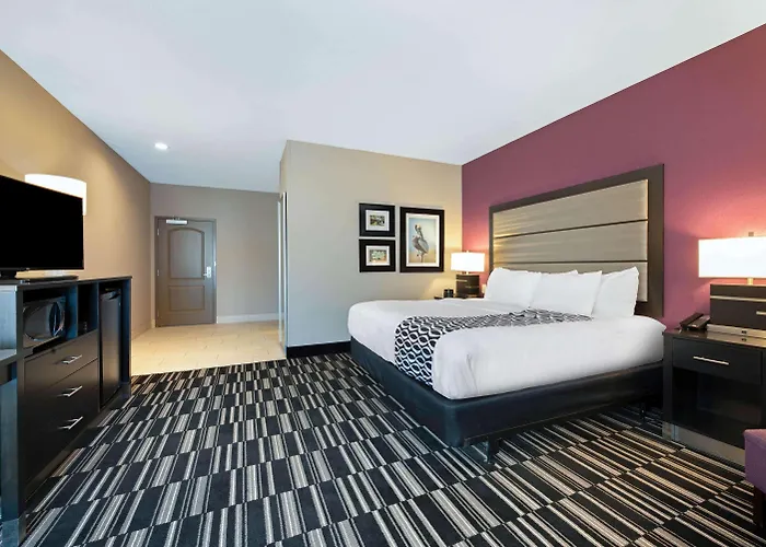 La Quinta By Wyndham West Monroe Hotel