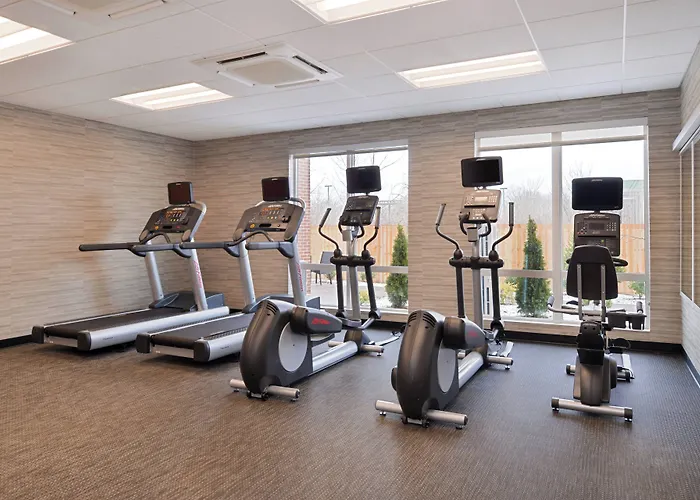Courtyard By Marriott Toledo North Hotel