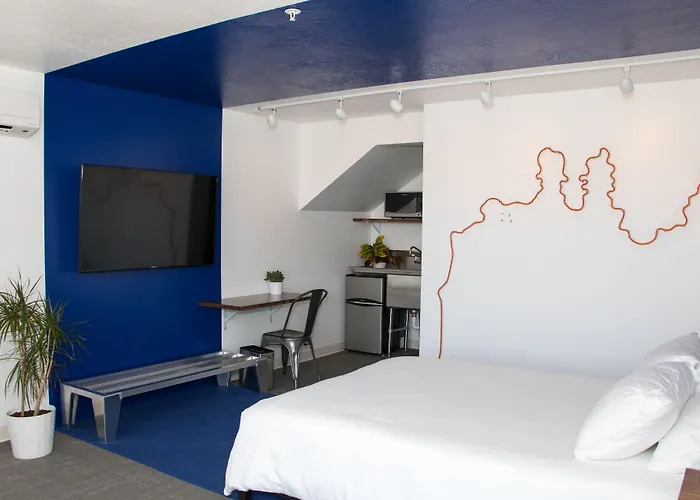 Skyfall Guestrooms Green River