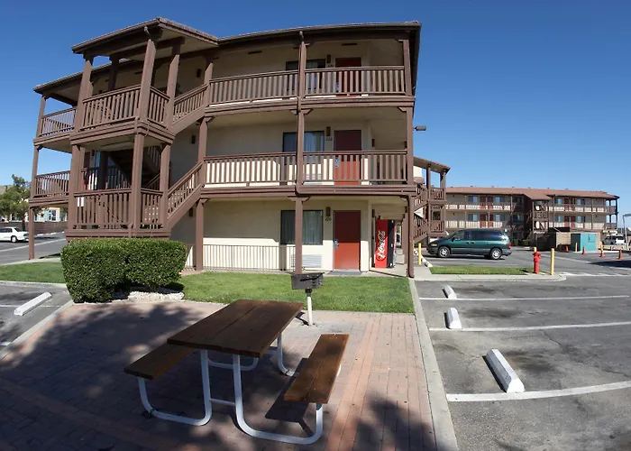 Palms Inn & Suites Palmdale