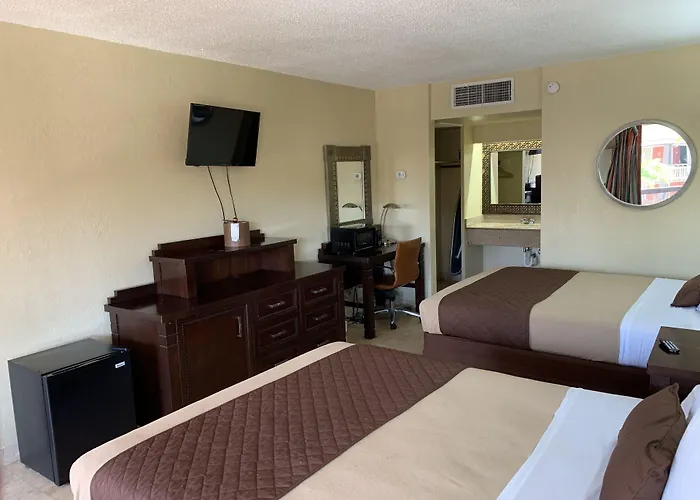 Rodeway Inn Holiday