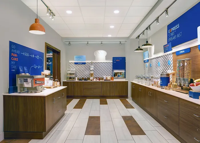 Holiday Inn Express & Suites - Lenexa - Overland Park Area By Ihg