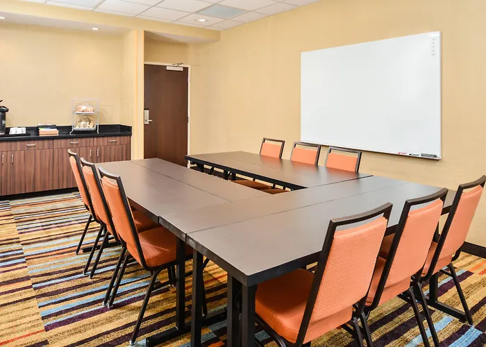 Fairfield Inn & Suites By Marriott Warrensburg