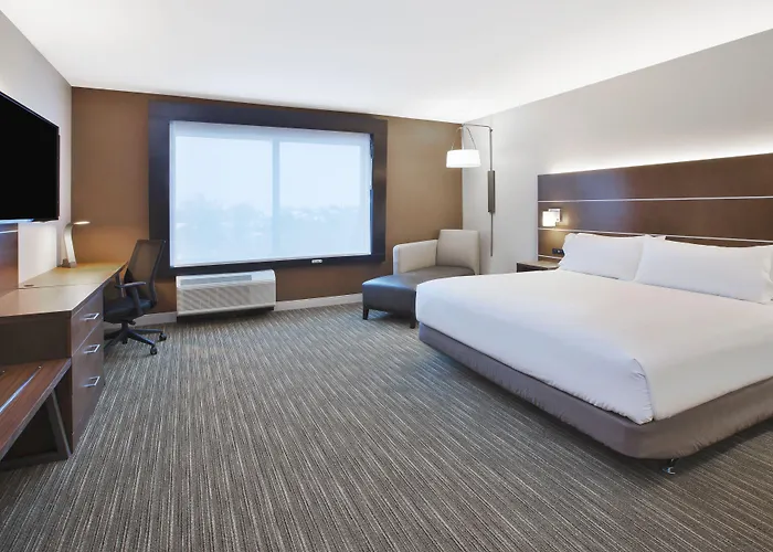 Holiday Inn Express & Suites Okemos - University Area By Ihg
