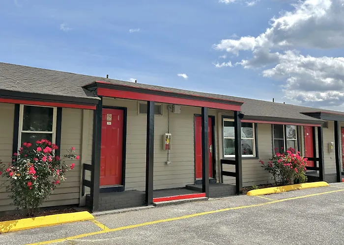 Whistling Pines Motel- Daily And Extended Stay Elizabeth City