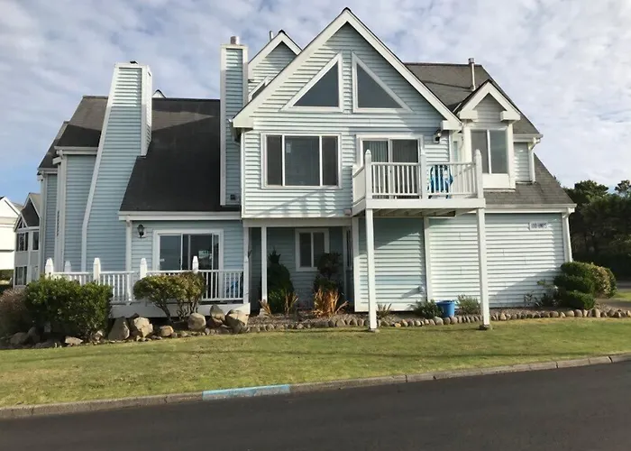 Schooner Landing Hotel Newport