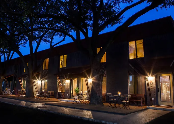 1700 South 2Nd Aparthotel Waco