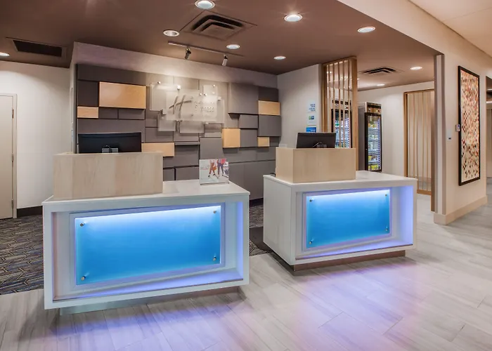 Holiday Inn Express & Suites Warrensburg North By Ihg