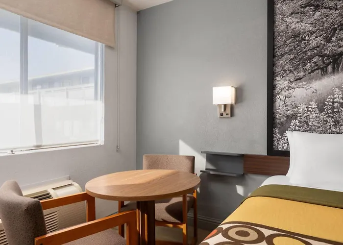 Super 8 By Wyndham Fort Bragg
